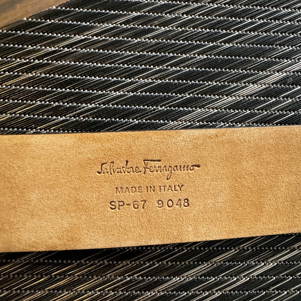 100% Authentic salvatore Ferrgamo belt - Picture 8 of 8